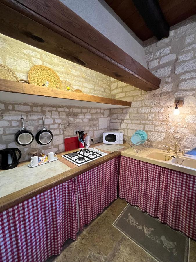 La Maison D'Alienor - Gites De Caractere A Chablis - 89 Eksteriør billede